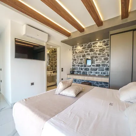 Eloa Luxury - Luxe Getaway By Etouri Villa *