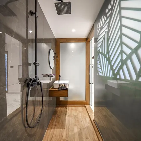 Eloa Luxury - Luxe Getaway By Etouri *