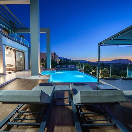 Eloa Luxury - Luxe Getaway By Etouri *