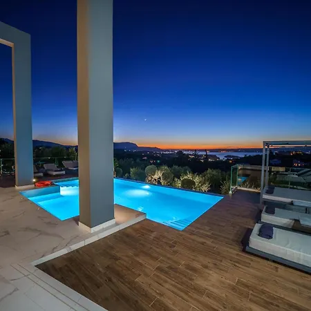 Eloa Luxury - Luxe Getaway By Etouri Villa