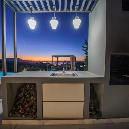 Eloa Luxury - Luxe Getaway By Etouri Villa